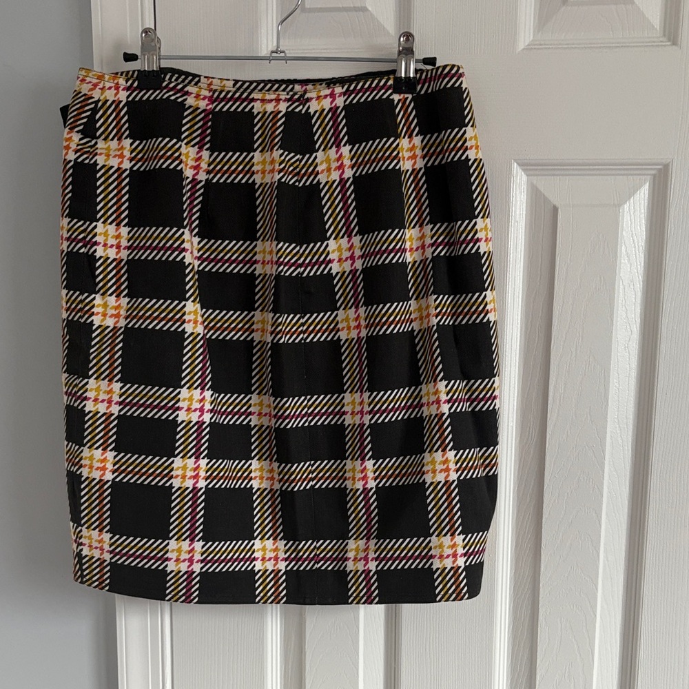 Emanuel Ungaro Black and Pink Plaid Wrap Skirt Size 14 - Picture 8 of 8